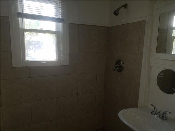 4th image of 513 E 20th St Unit 1A