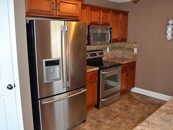 4th image of 832 Cindy Jo Ct