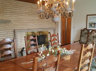 22W767 Ahlstrand Rd, Glen Ellyn, IL 60137