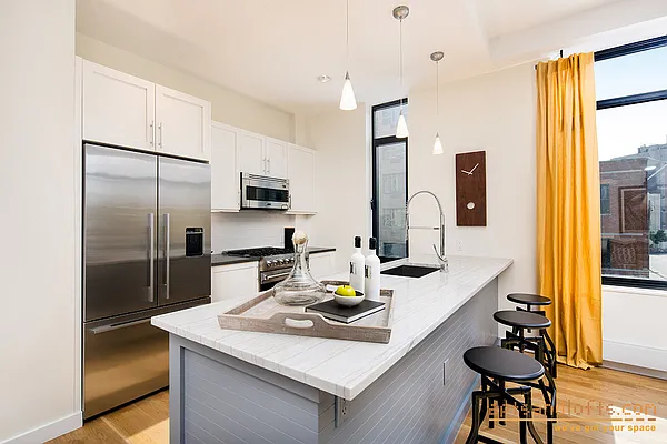 Sold by aptsandlofts.com | media 13