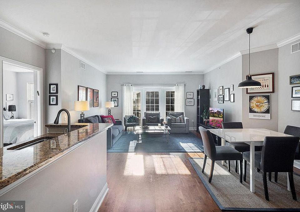 2nd image of 500 Admirals Way APT 325