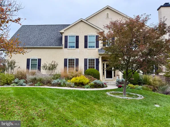 574 Farmdale Cir, Blue Bell, PA 19422
