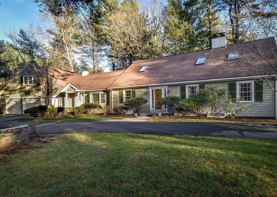 1st image of 9 Buttercup Ln
