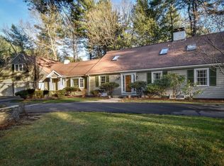 9 Buttercup Ln, Dover, MA 02030