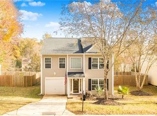 1426 Swaying Branch Ln, Lake Wylie, SC 29710