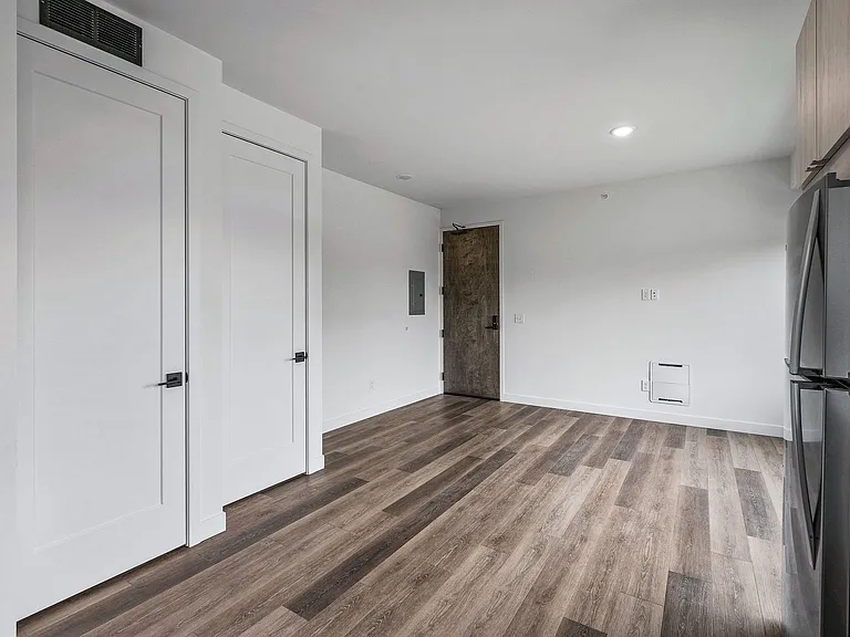 Olive Apartments — Photo 79