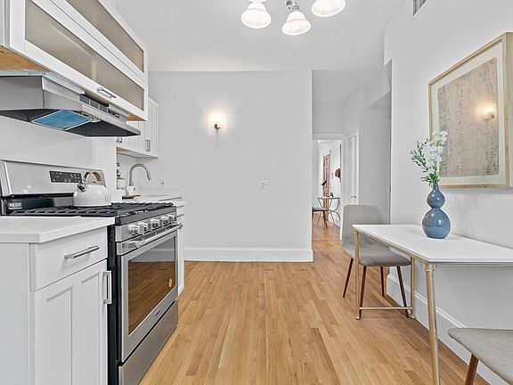 3rd image of 144 Bremen St #1