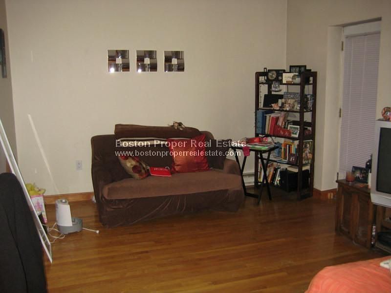 2nd image of 60 Clarendon St APT 3