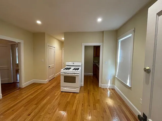 98 Winsor Ave #1 — Photo 6