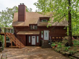 1999 S Van Hoose Dr, Fayetteville, AR 72701