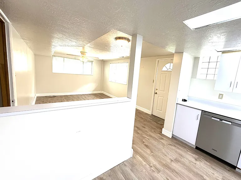 1177 E 500 N #B — Photo 12