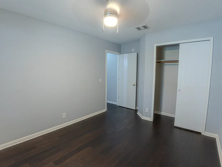 208 Discovery — Photo 8