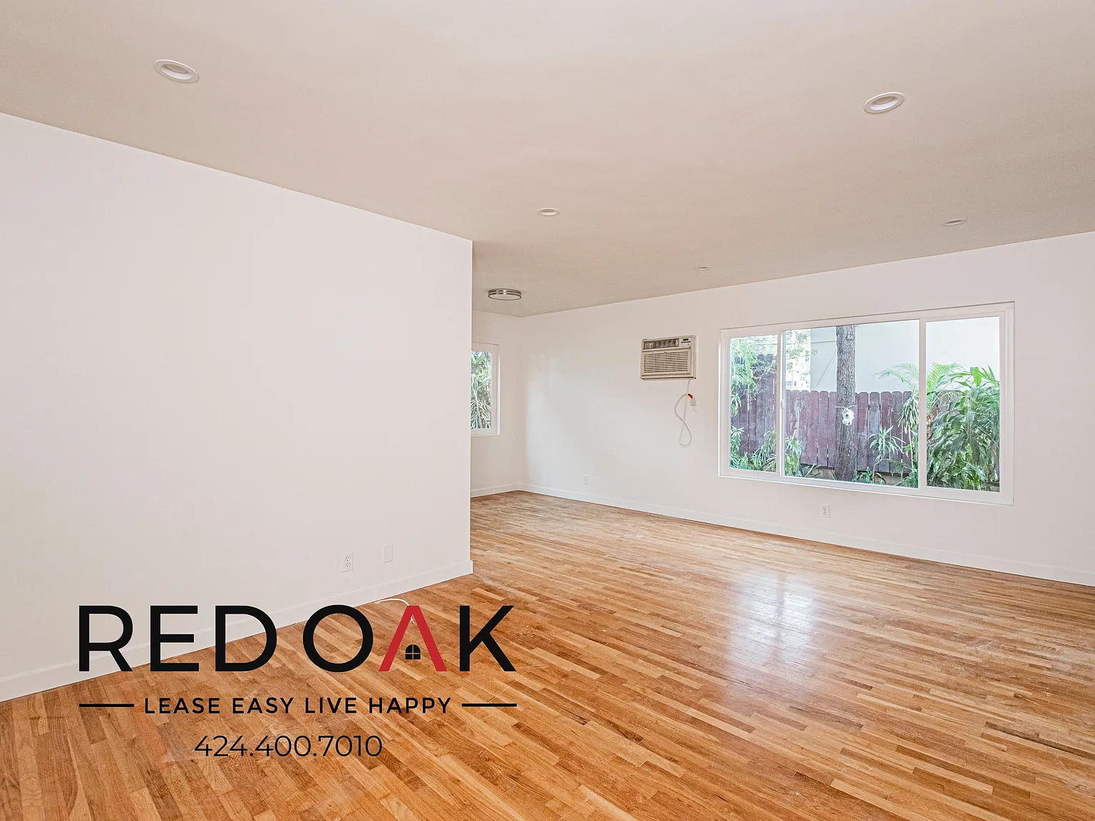 Beautiful One Bedroom with Hardwood Floors and On-Site Laundry ~ In Los Feliz! — Photo 1
