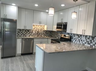 5400 34th St W APT 2B, Bradenton, FL 34210