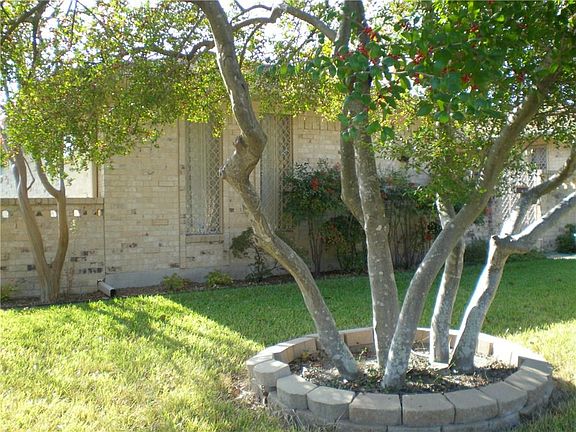 2nd image of 8211 Lullwater Dr