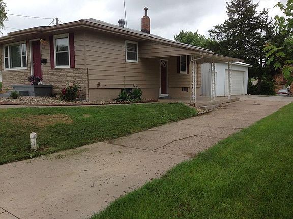3rd image of 413 W Rock Island W St