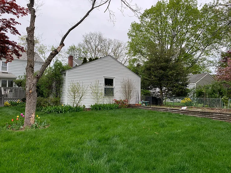 37 Spring Garden St — Photo 11