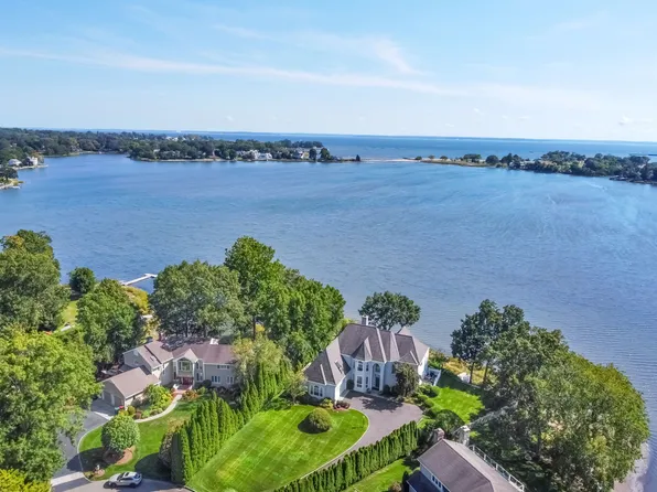 19 Weeds Lndg, Darien, CT 06820
