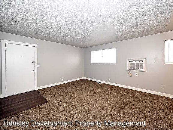 4th image of 2289 S Green St APT B