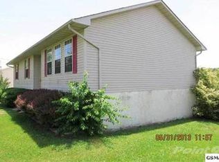 332 Saint Edward Dr, Dandridge, TN 37725