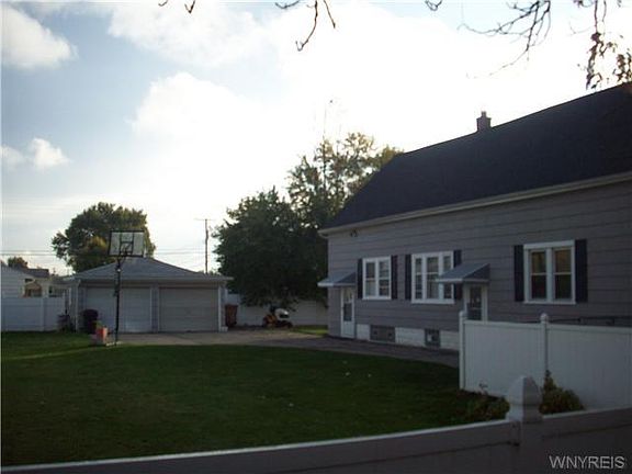 2nd image of 215 Parker Ave
