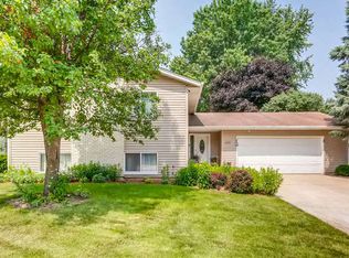 489 Shenandoah Trl, Elgin, IL 60123