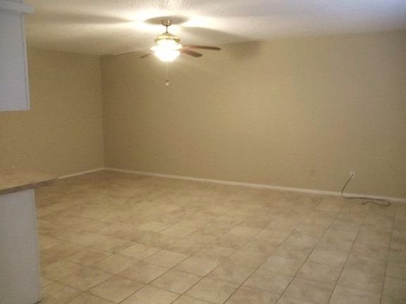 3rd image of 317 Pecan St