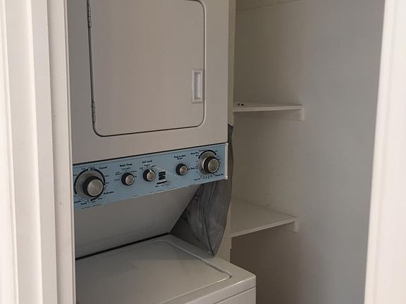 Washer/Dryer in unit