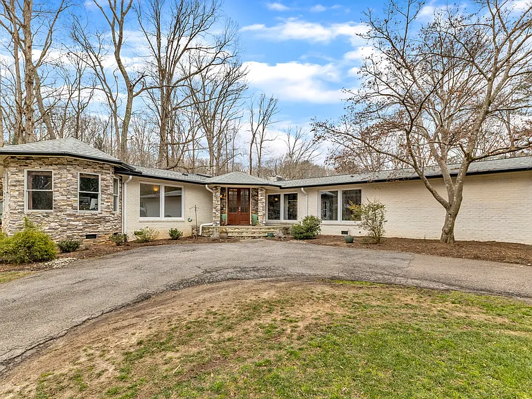 1126 Trailwood Dr — Photo 96