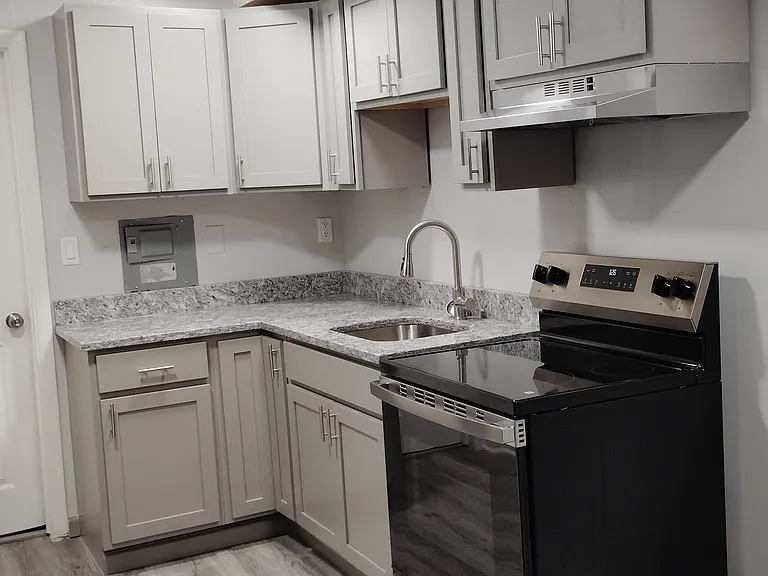 Madison Park Apartments — Photo 1