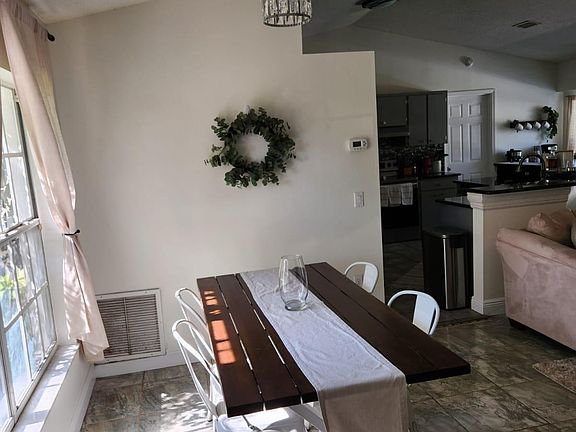 3rd image of 1729 Templewood Ave