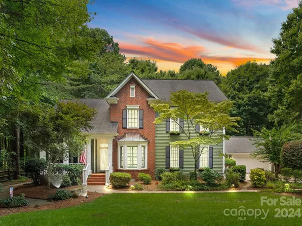 111 Pine Cliff Ln, Mooresville, NC 28117