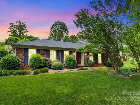 1940 12th St NE, Hickory, NC 28601