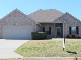 804 Countryside Dr, Aubrey, TX 76227