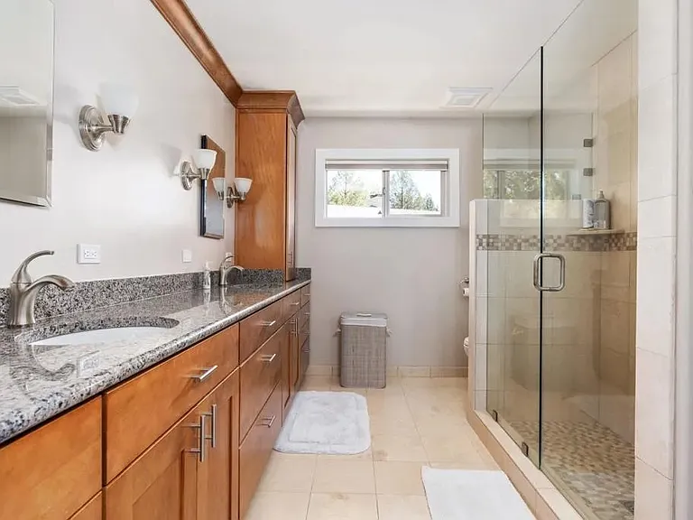 314 Beach Dr — Photo 10