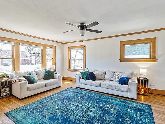 829 Clinton Ave — Photo 3