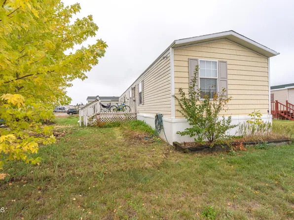 131 Bluejay Ave, Bismarck, ND 58504