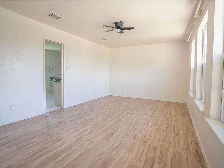 4027 Almond Lake Dr — Photo 15