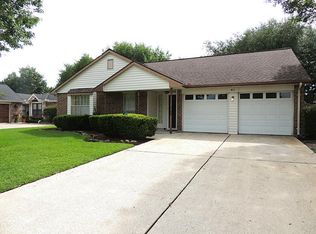 411 Meadowpoint Dr, League City, TX 77573