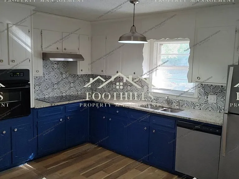 506 Auburn Ave — Photo 3