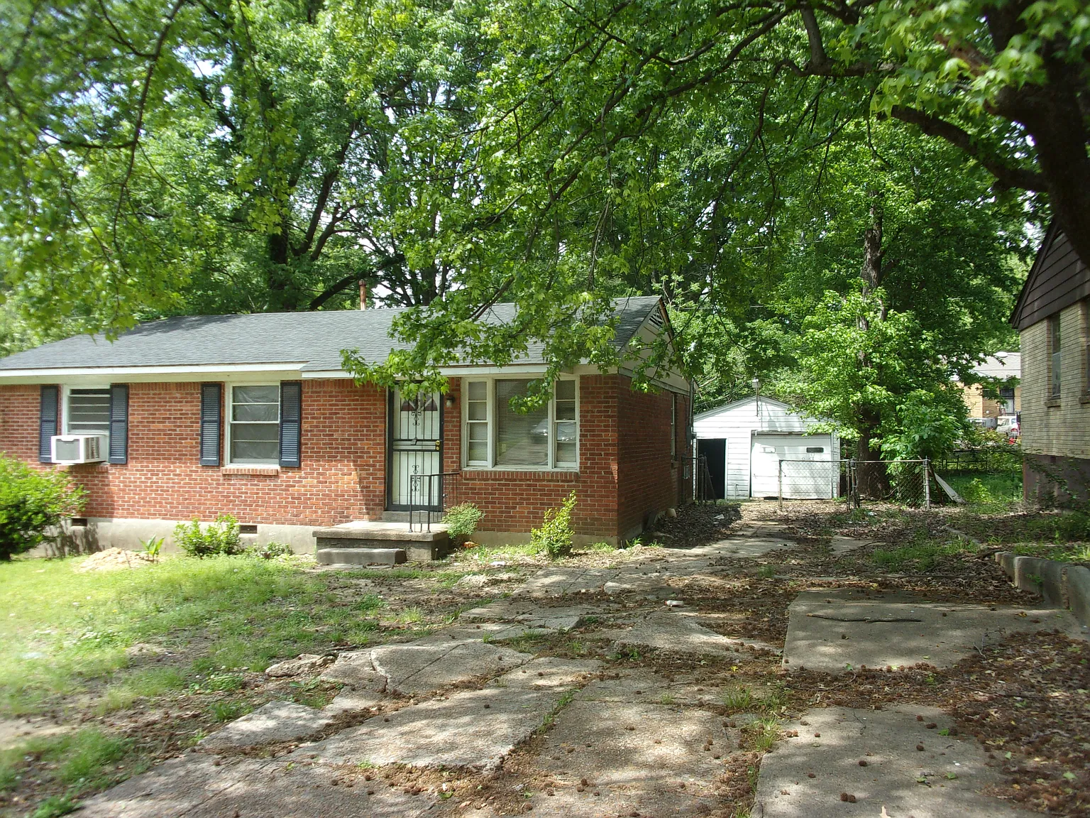 2166 Pamela Dr — Photo 2