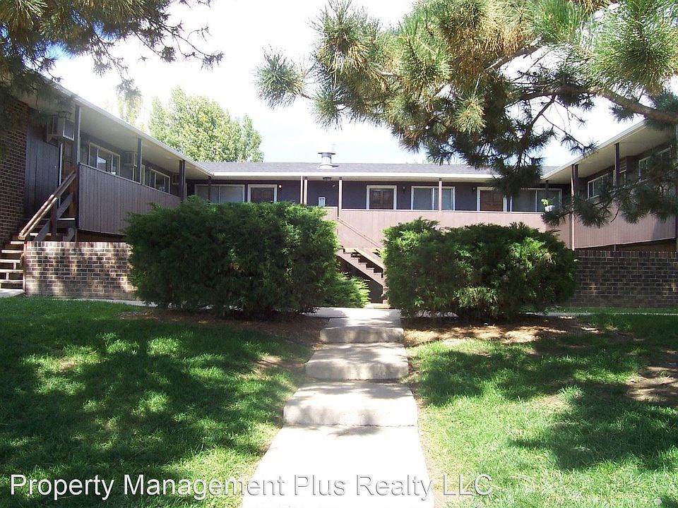 2nd image of 1944 Meadow Dr APT 4