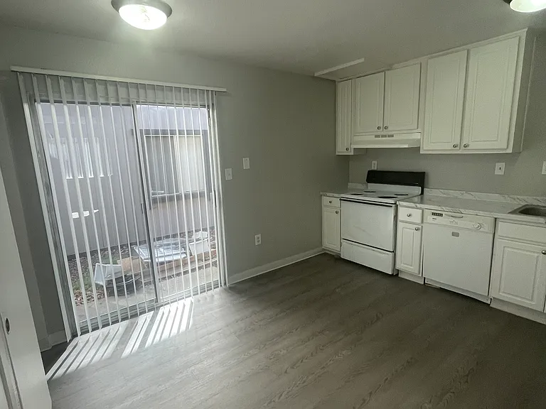 410 U St #I — Photo 3