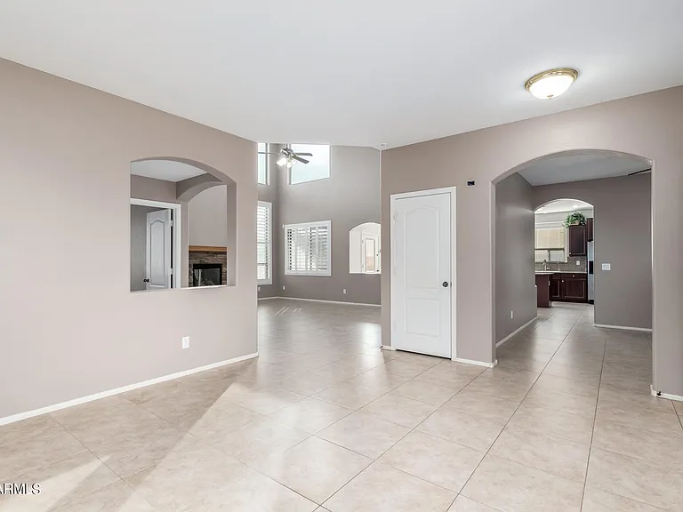 40747 W Robbins Dr — Photo 5