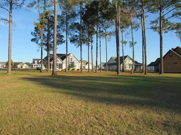 85 Cobblestone Blvd SE, Moultrie, GA 31788