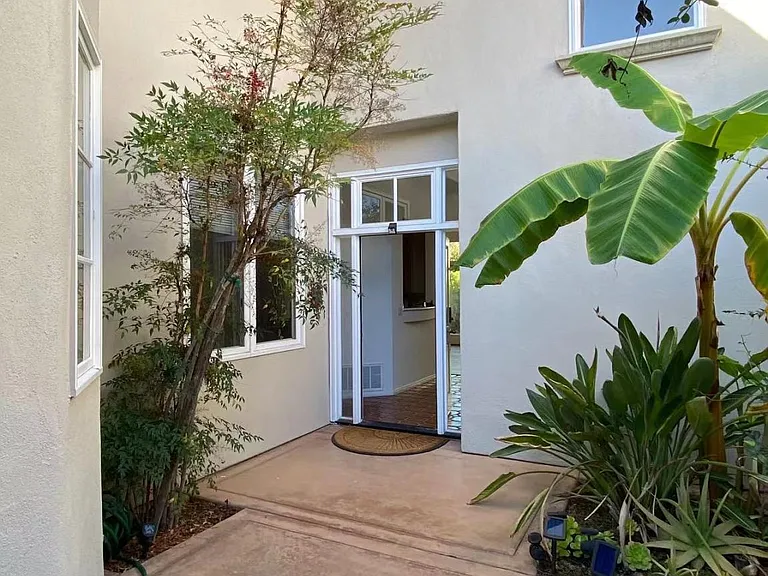 3120 Almahurst Row — Photo 6