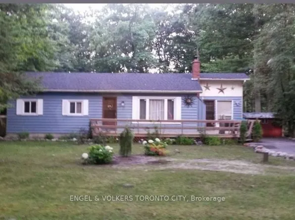 16 Fredrick Ave, Tiny, ON L0L 1P1