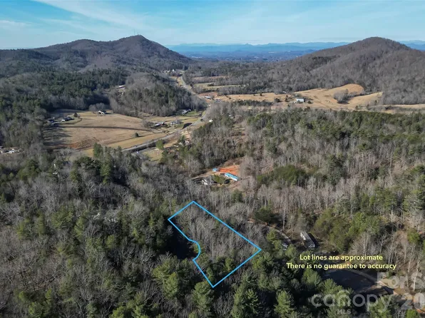 3124 Mountain Laurel Dr, Lenoir, NC 28645