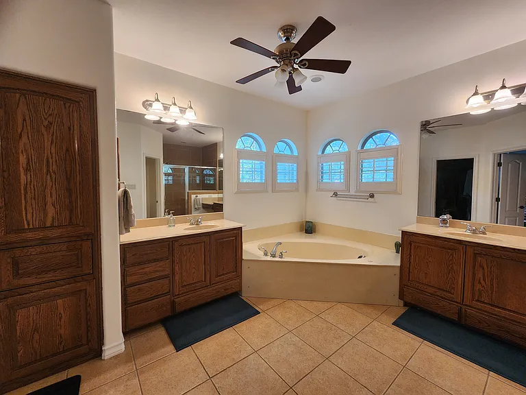 25815 Mount Carillon — Photo 20