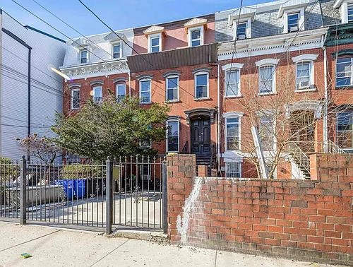 291 Forrest St #1 Photo 1